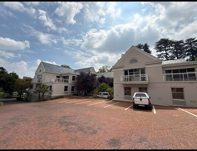 4,714M² OFFICE FOR SALE IN HOUGHTON ESTATE